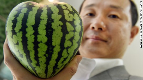 $ 27,000 watermelon?  Get rid of the high prices of the luxury fruit habit in Japan